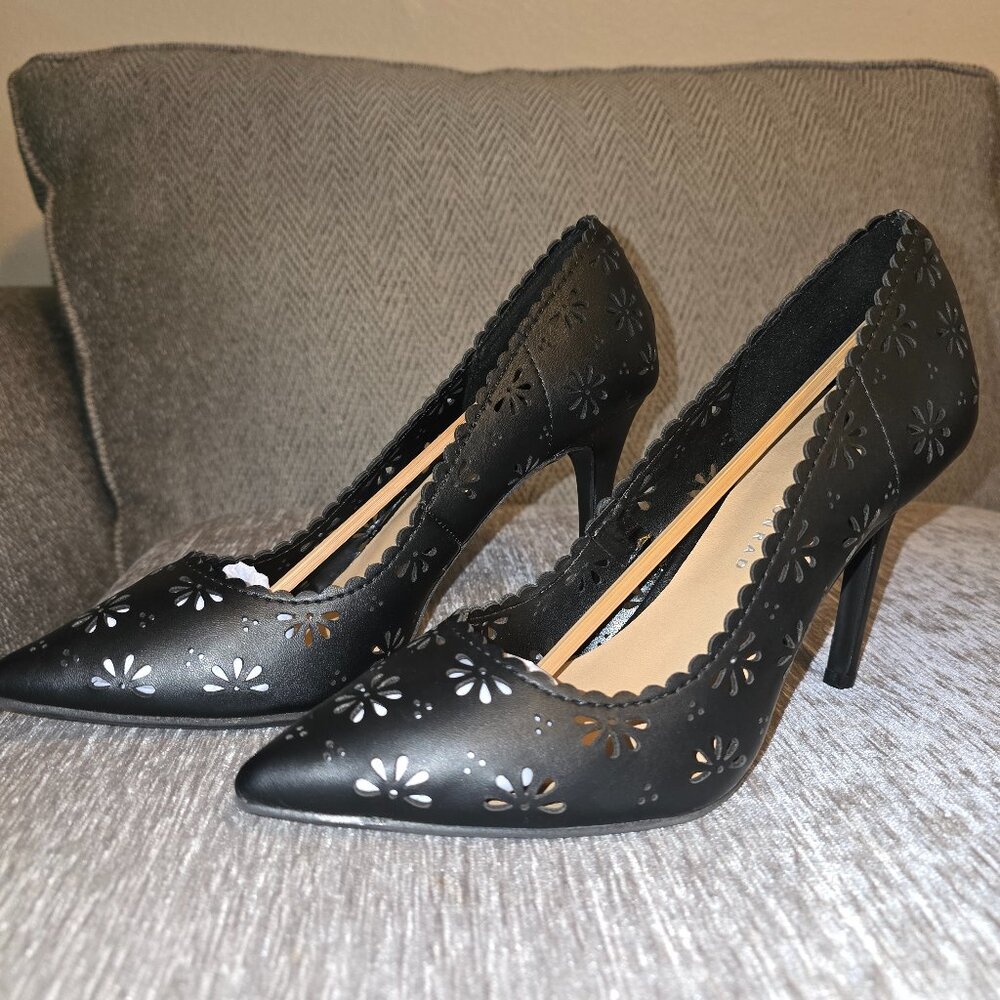Lauren Conrad Balck Flora Heels